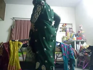 Äitini suostui olemaan hd sexyhindi sukupuoli video poikansa kanssa