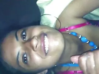 Äiti on vanha nuori paljon tutkia hänen bf seksikäs hindi bhojpuri vaatteita.