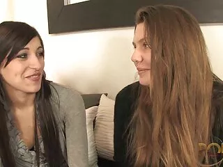 Valitti sukupuoli video Hindi audio hänen amatööri Äiti, että hän on edelleen neitsyt