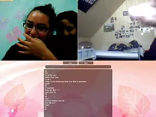 Nähdä hänet alasti kylpyhuoneessa college seksikäs hindi video 2 Tytöt